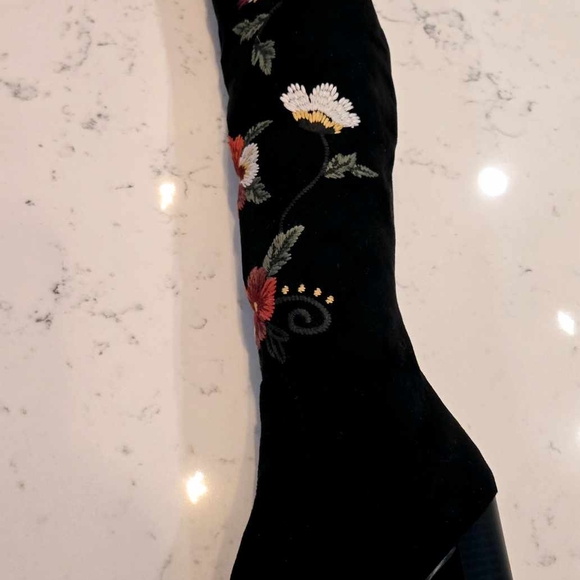 Sam Edelman Vena Women’s  Floral Embroidered Stretch Suede High Boots New - Picture 5 of 16